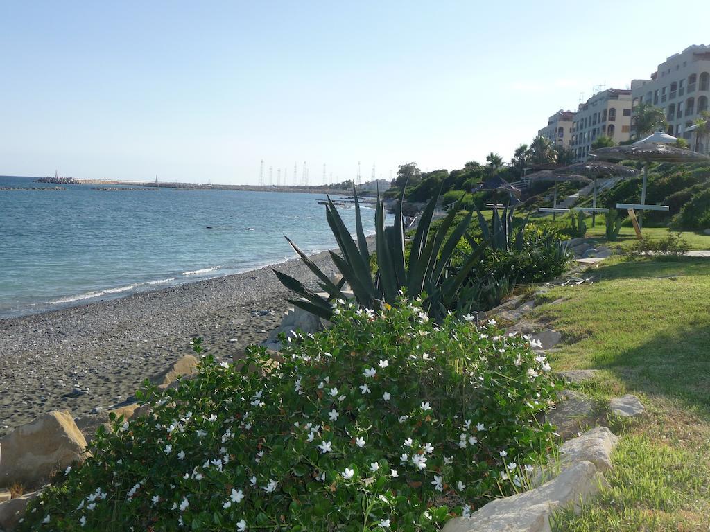 Zygi Beachfront Villa Exterior foto
